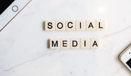 Comment les médias sociaux influencent votre référencement : 5 choses que vous devez savoir