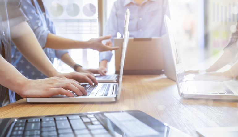 Pourquoi opter pour une agence spécialisée en développement d'applications web ?