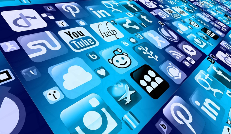 Social Media : quelle est la place des médias sociaux dans les entreprises françaises ?